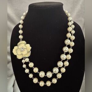 VTG Bijoux Terner Cream Glass Pearl Multi-Strand Necklace with Flower Pendant